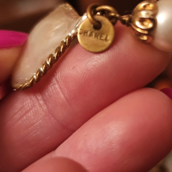 ONE-OF-A-KIND 1950s CHANEL BAROQUE PEARL & GILT FILIGREE SAUTOIR NECKLACE - Picture 4 of 17